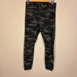 Athleta Green Camo High Waisted Ultimate 7/8 Tight Leggings Small